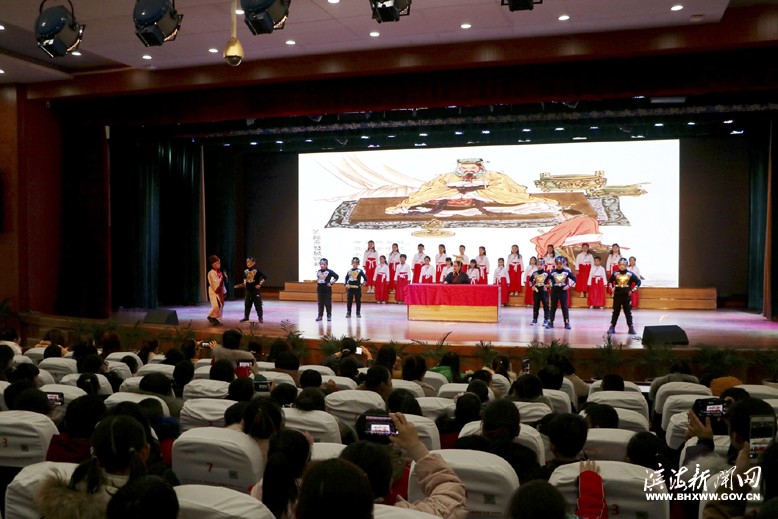 縣實(shí)驗(yàn)小學(xué)新建南路校區(qū)舉辦“和孩子一起吟、誦、唱”系列活動(dòng)