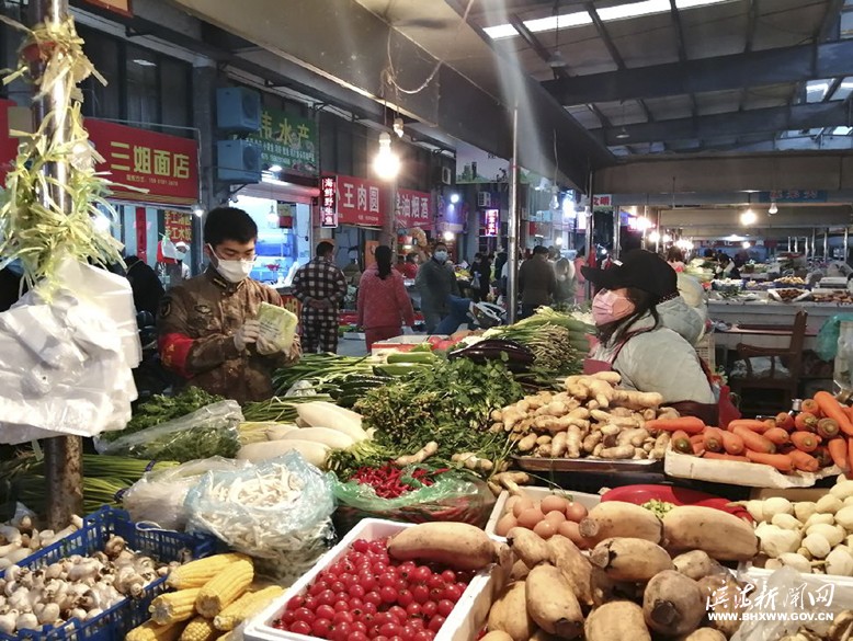 我縣實行駐店（場）員工作制度