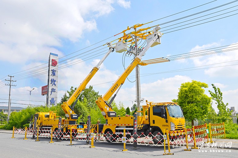 縣供電公司保障千家萬(wàn)戶的“清涼”